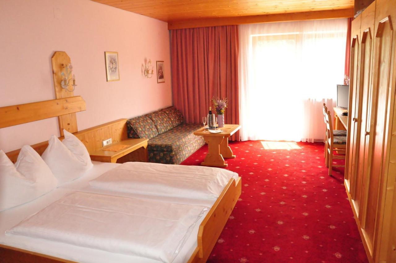 Hotel Zum Hirschen Leutasch Værelse billede