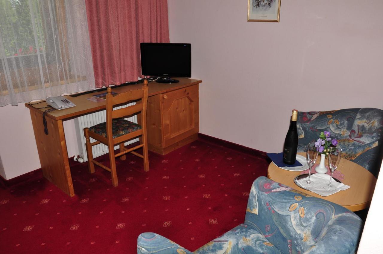 Hotel Zum Hirschen Leutasch Værelse billede